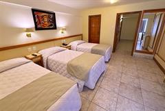 SUPERIOR QUÁDRUPLO - 4 camas de solteiro