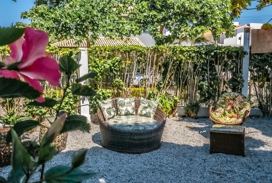 15 aed8d1f2-1185-4da1-8f8b-df0e6d03c276.jpeg