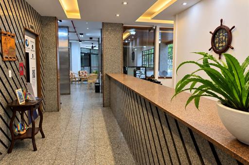 lobby3.jpg
