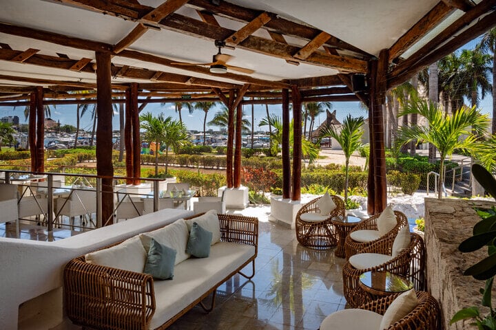 pergola restaurant.jpg