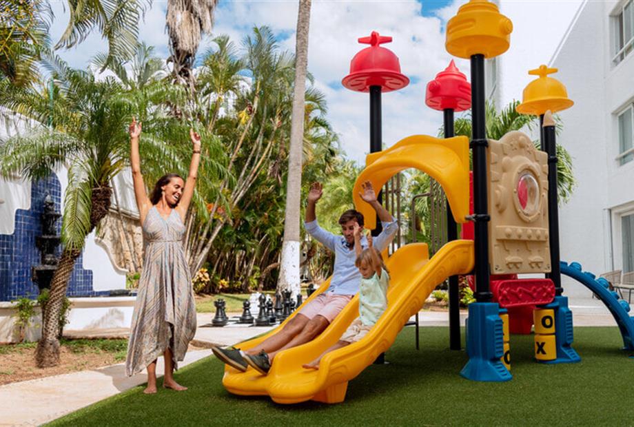 kids play area marina.jpg