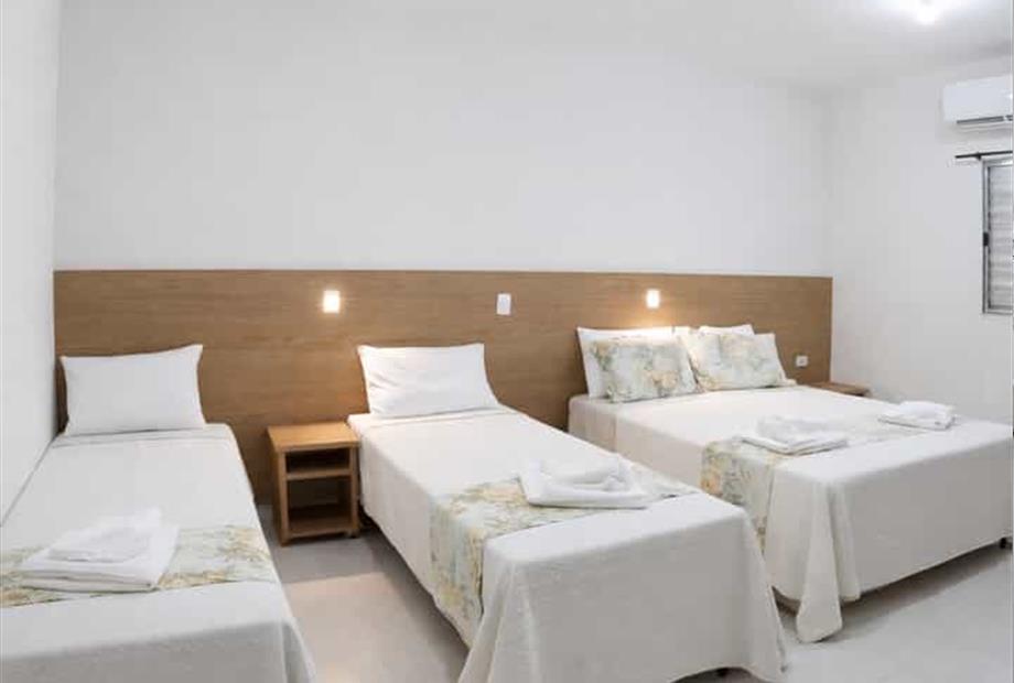 luxo quadruplo casal+solteiro.jpeg