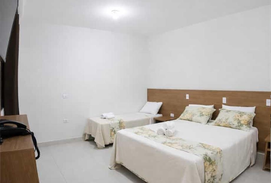 luxo triplo casal+solteiro.jpeg