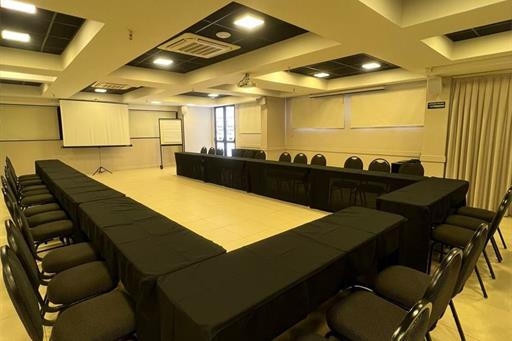 formato em u com toalhas.jpg