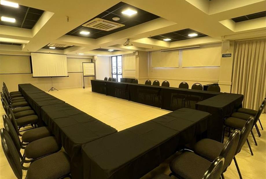 formato em u com toalhas.jpg