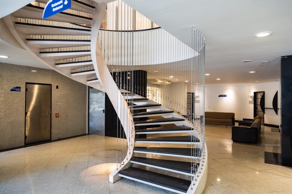 FOYER (1).jpg