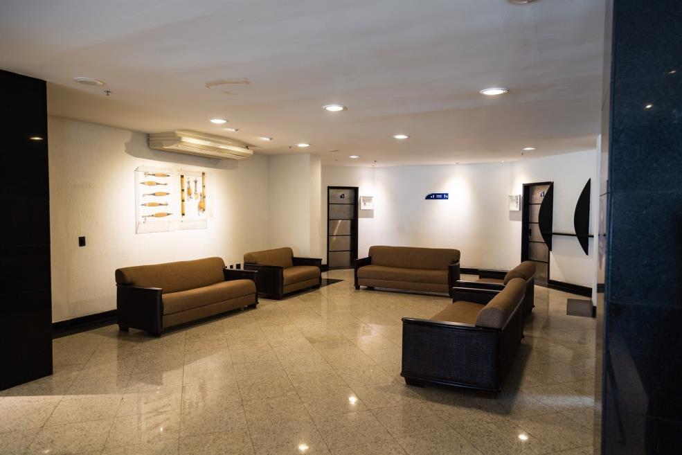FOYER (2).jpg