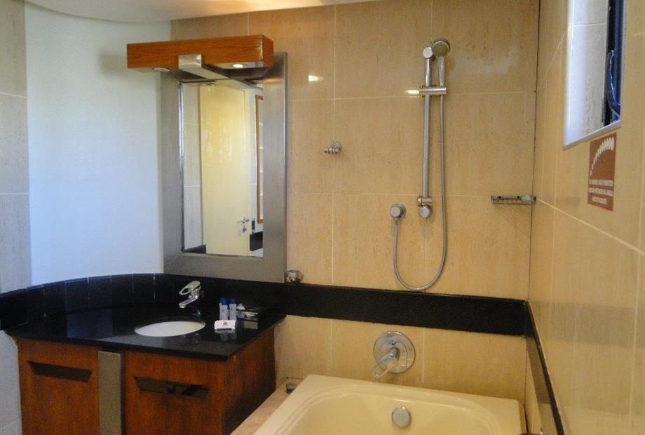 banheiro suite familia.jpg