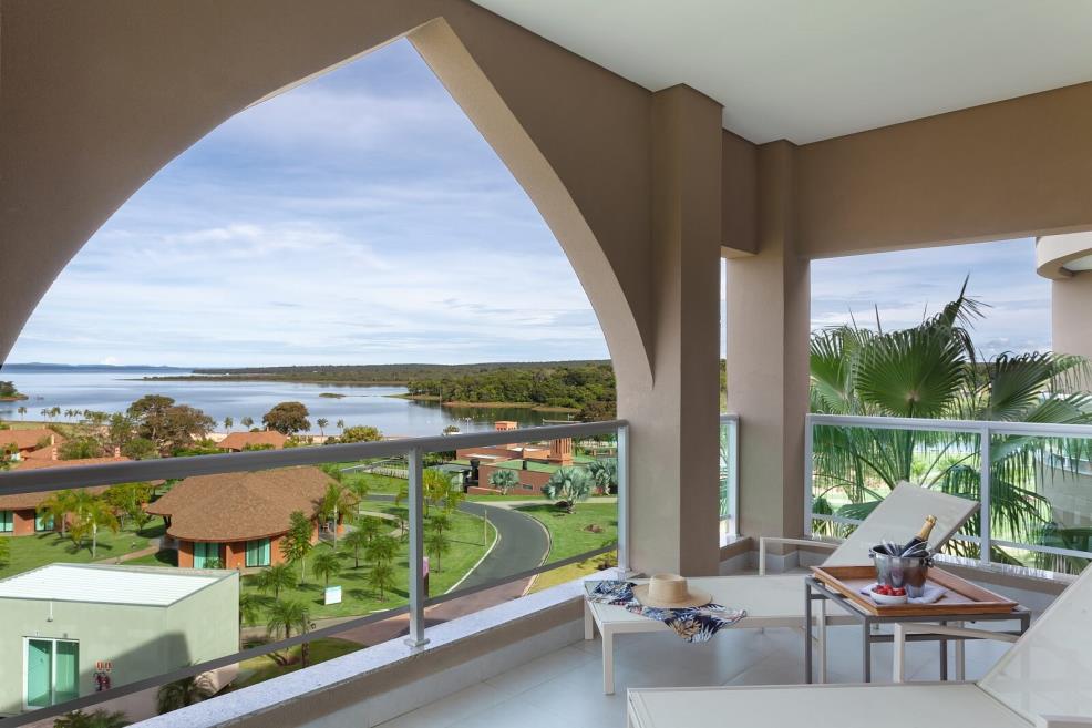 Suíte Super Luxo - Varanda - Vista Lago.jpg