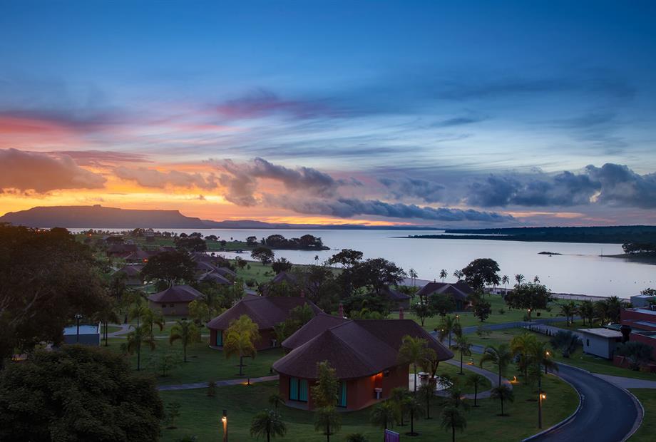 Bangalôs - Setor B - Vista para o Lago.jpg