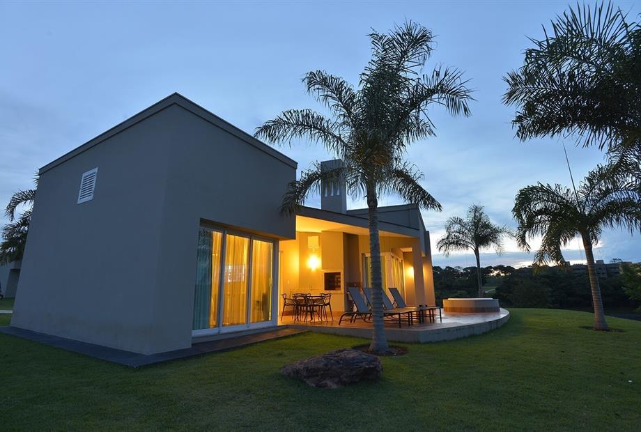 Casa Boutique - fachada Noite.JPG