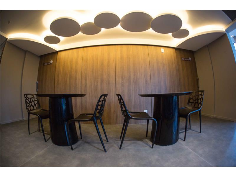 foyer.jpg
