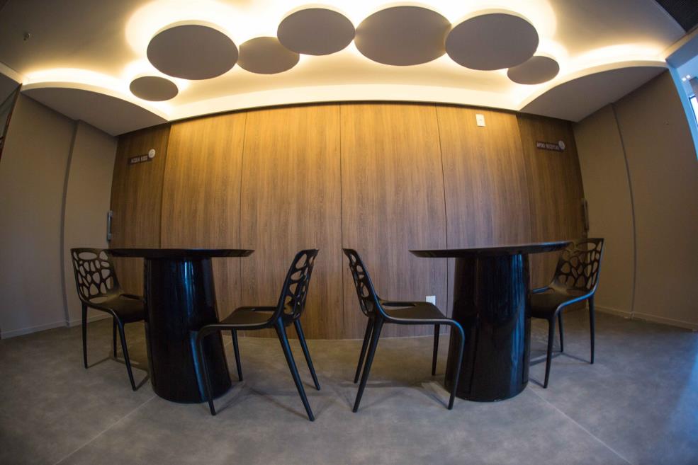 foyer.jpg
