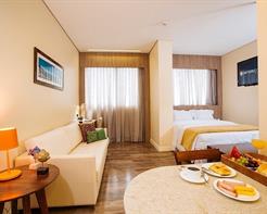 Luxo Superior Casal - 1 Cama Queen e 1 Sofá Cama