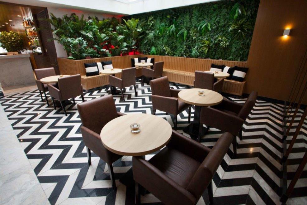 lobbybar2.jpg