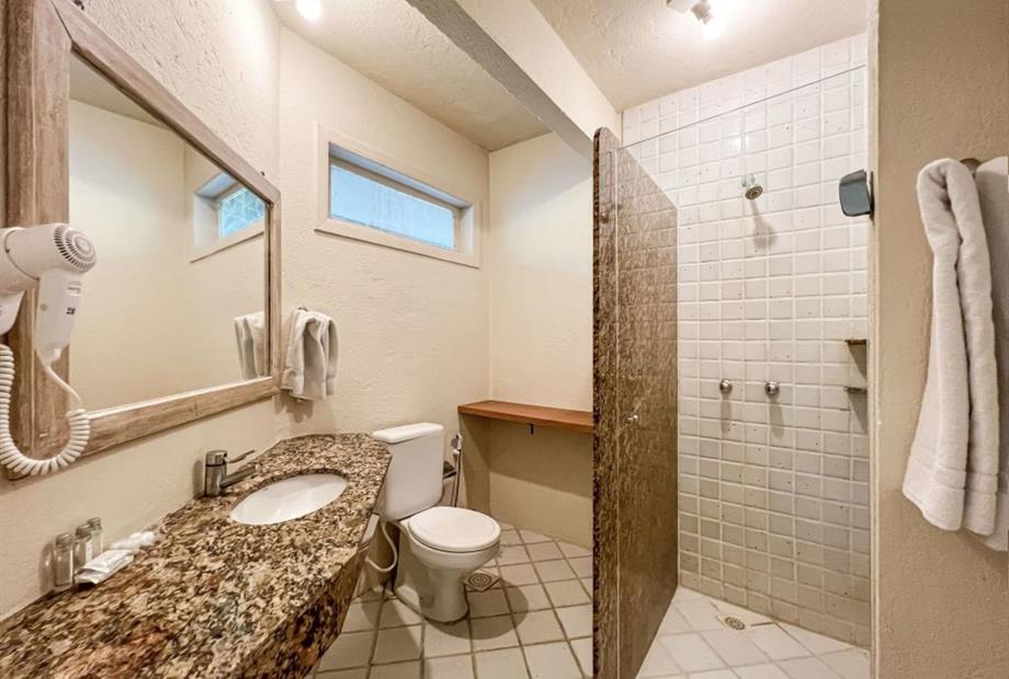 superior w.c. 01 - my hotel.jpg