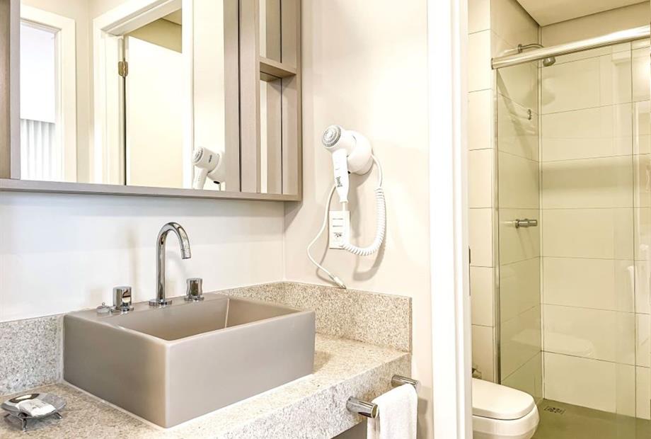 bl.3 - ft2 - perola - lav e wc - my hotel.jpg