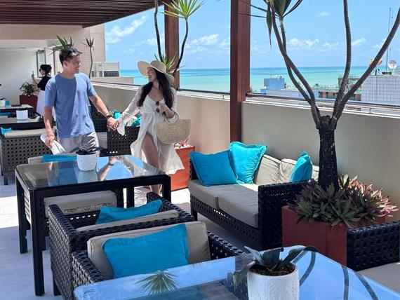 omnibees piscina 3.jpg