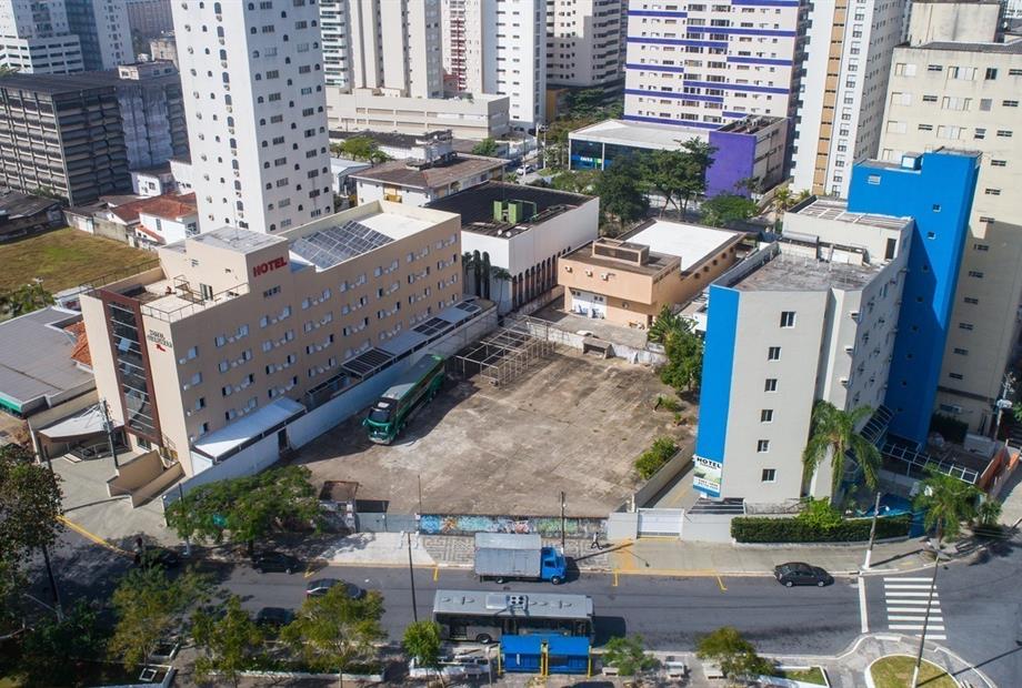 Fachada 2 Hotel_Easy-Resize.com.jpg