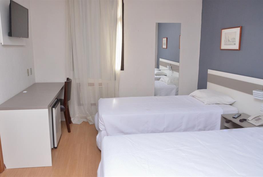 STANDARD TWIN 01.jpg