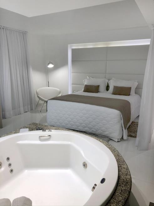 suite americana 33244w.jpg