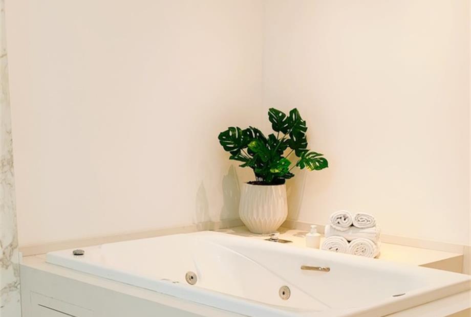 whatsapp image 2024-08-19 at 10.45.06 (3).jpeg