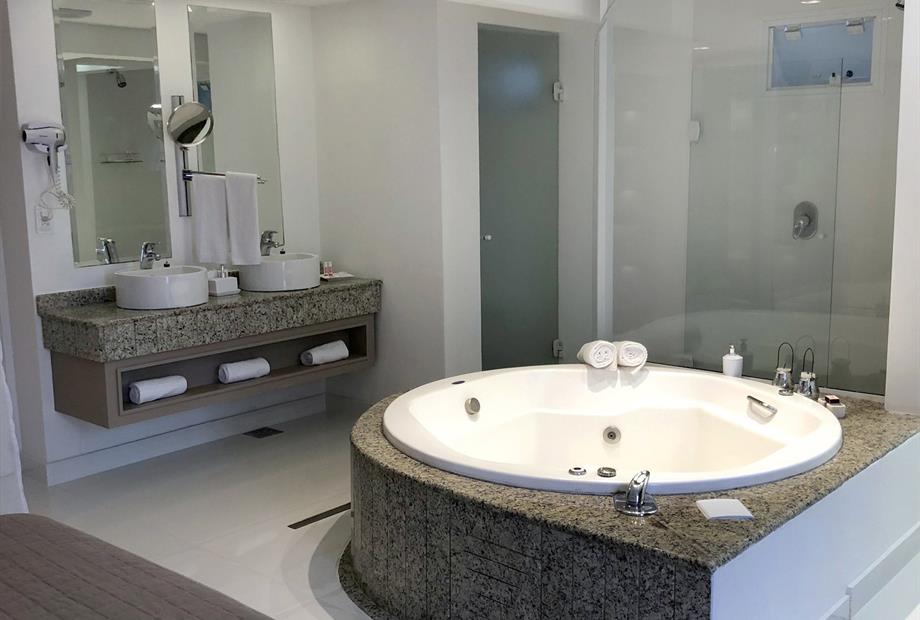 suite americana 33249w.jpg