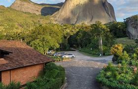 Superior - Sacada com vista da Pedra Azul do Pousada Pedra Azul