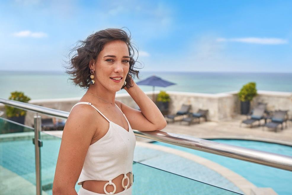 1.10. vista de cima da piscina.jpg