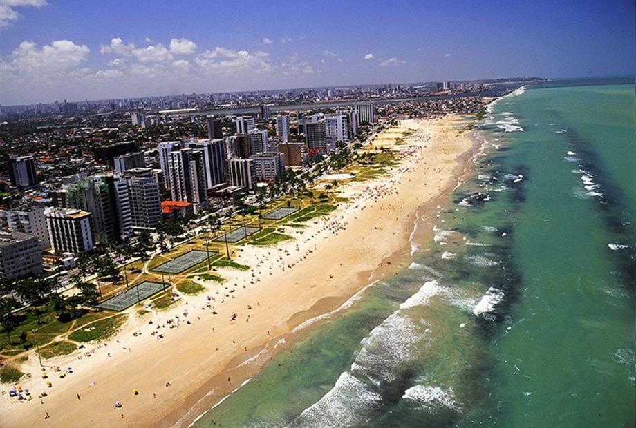 7.5. praia de boa viagem destino recife.jpg