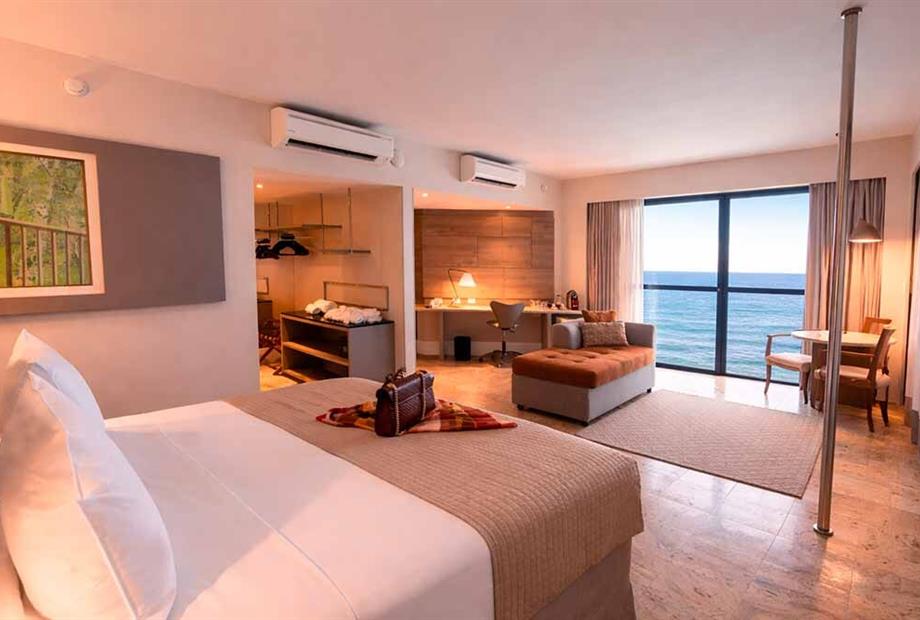 5. suíte frente mar no hotel atlante plaza.jpg