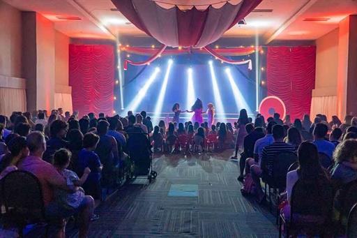 3.8. espetáculos noturnos.jpg