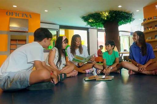 3.19. contação de histórias no clubinho.jpg