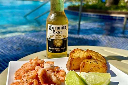 6.23. petiscos na piscina.jpg