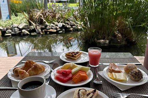 6.11. café da manhã restaurante sete mares.jpg