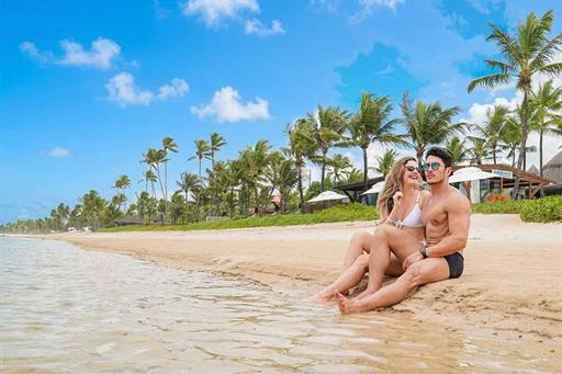 7.5. frente resort.jpg