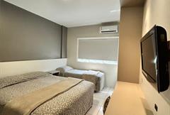 Triplo Standard - 1 Cama Casal e 1 Solteiro