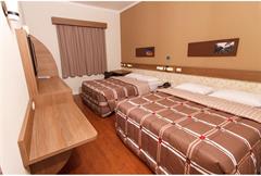 02 Double Beds