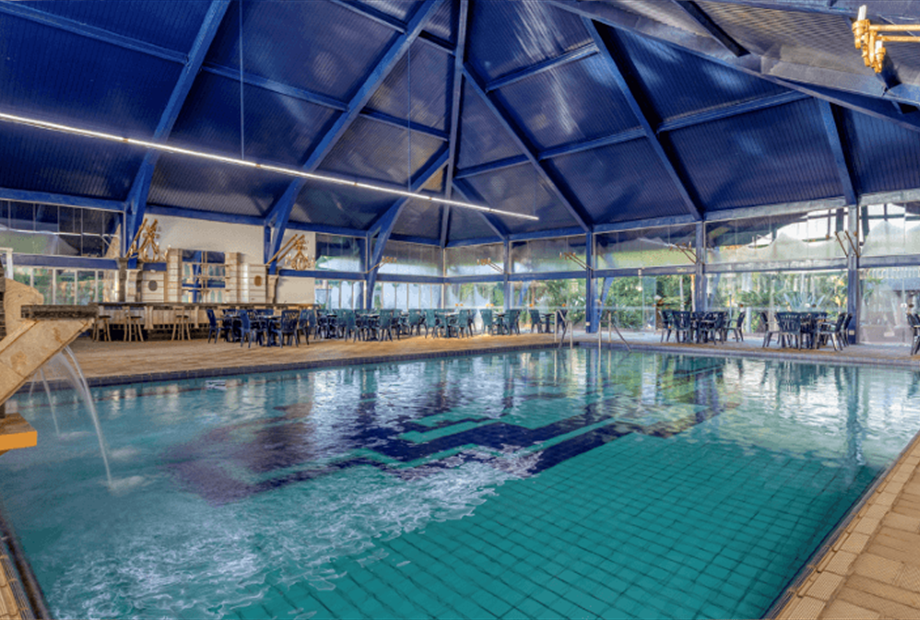 piscina coberta lagos.png