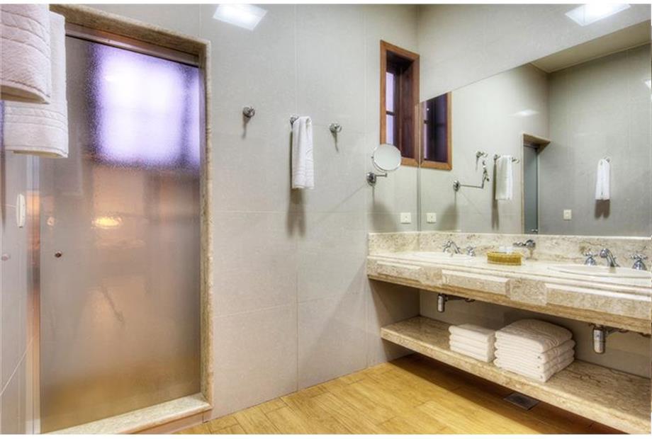 Banheiro Suite Premium.jpg