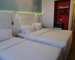 Luxo Superior Triplo - 1 Cama Queen e 1 Cama Solteiro