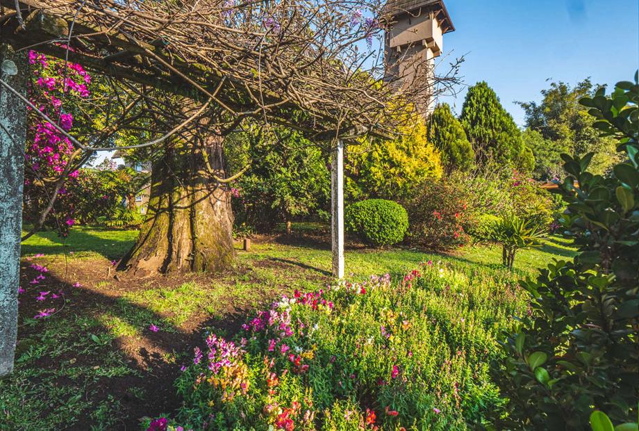 hotel-4 (1)_easy-resize.com.jpg