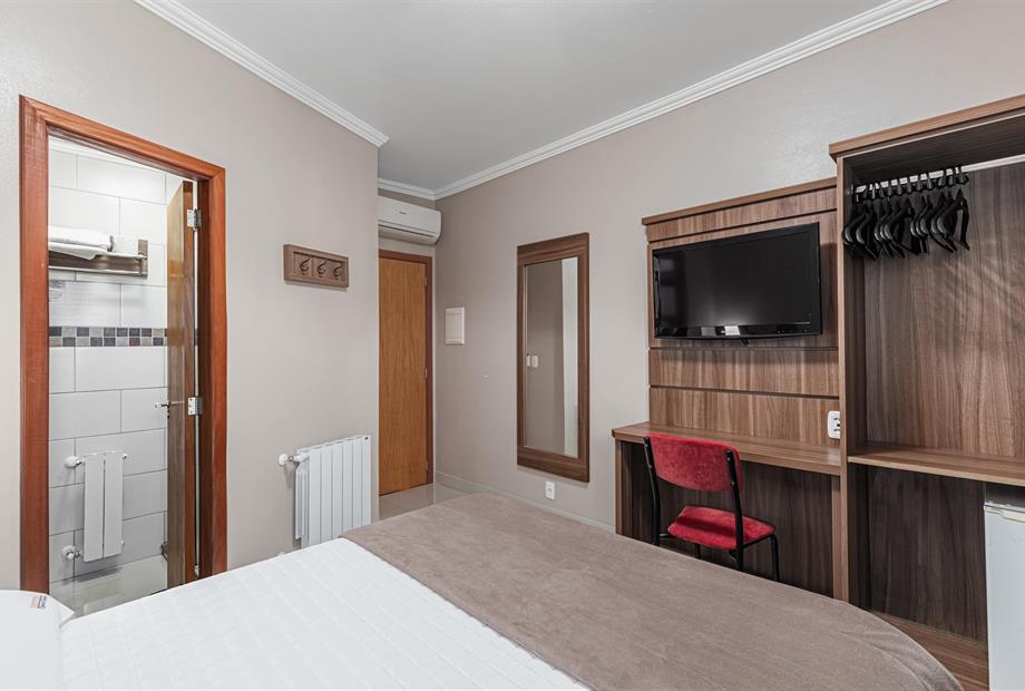 QueroQuero_quarto303_002 (1)-min.jpg