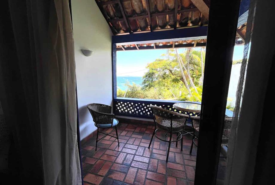 junior galápagos.jpg