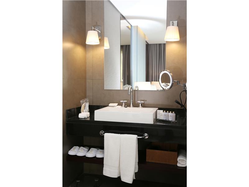 Hotel CadOro_Banheiro_Foto 17.jpg
