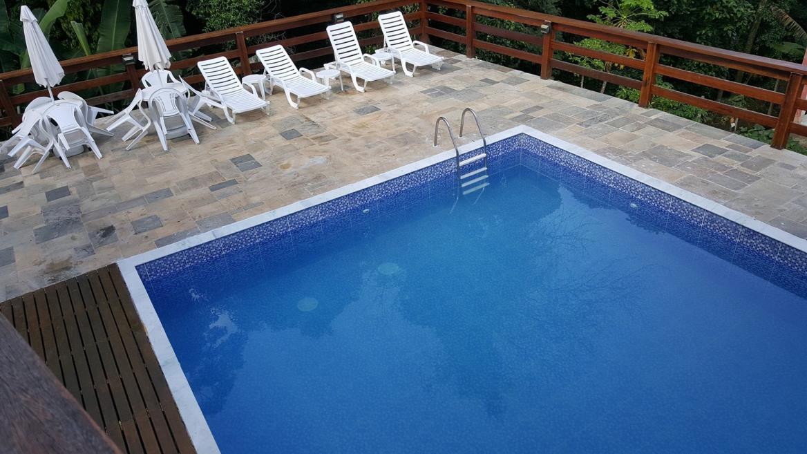 piscina reformada.jpg