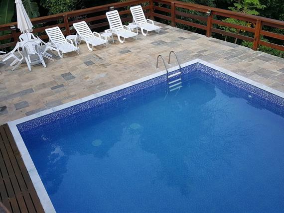 piscina reformada.jpg