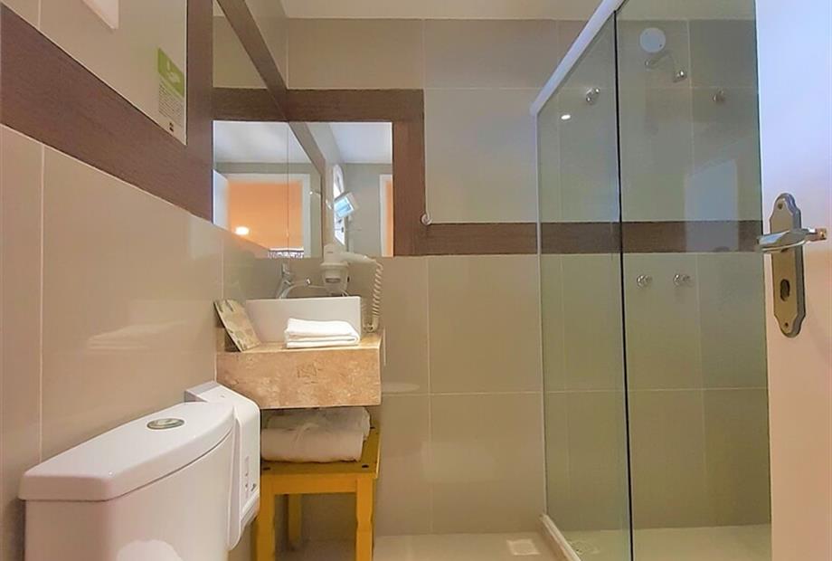 suíte19 (banheiro).jpg