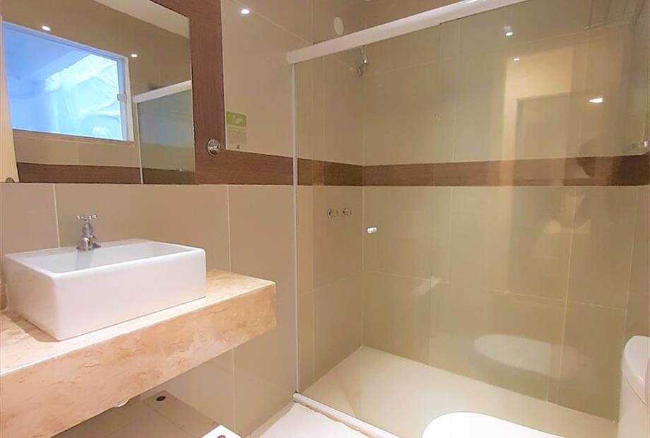 suíte05 (banheiro).jpg