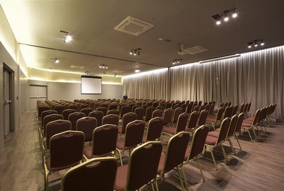 auditório reduzido.jpg